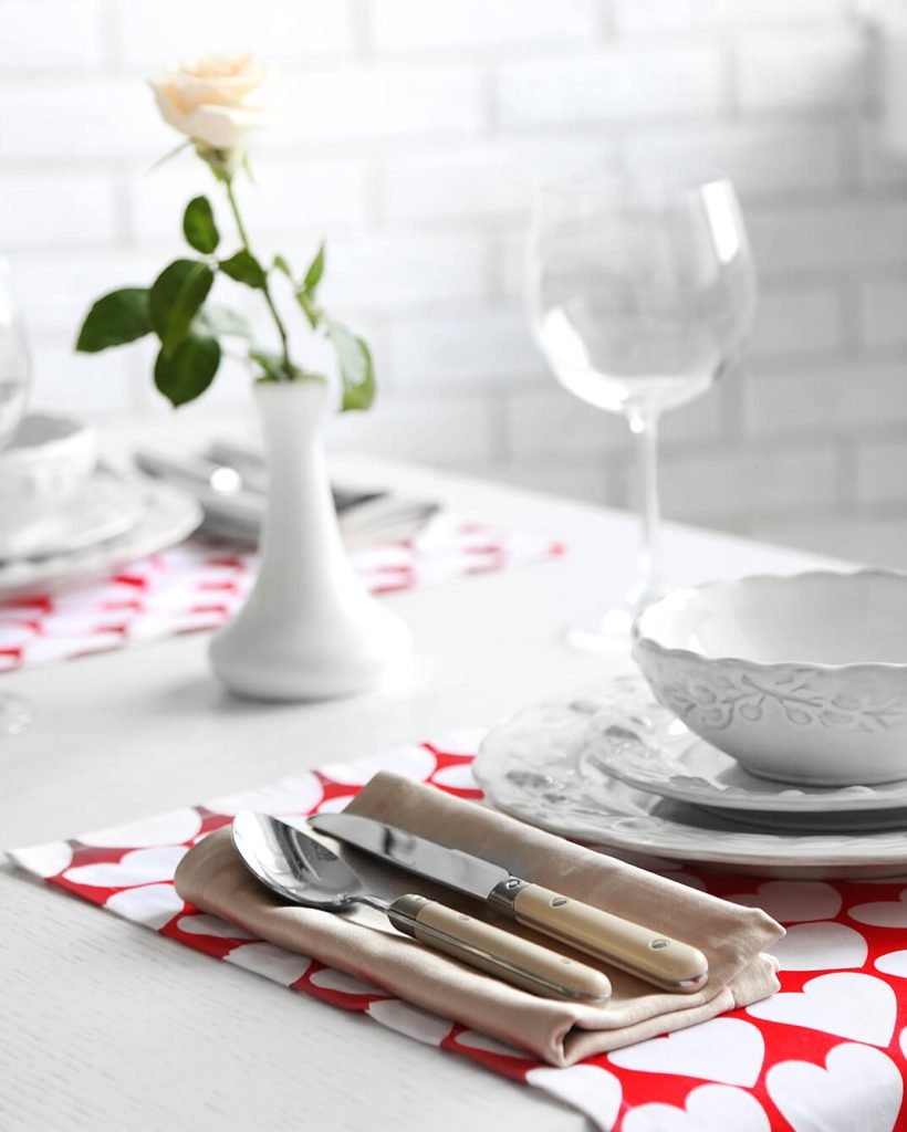 beautiful-table-setting-close-up